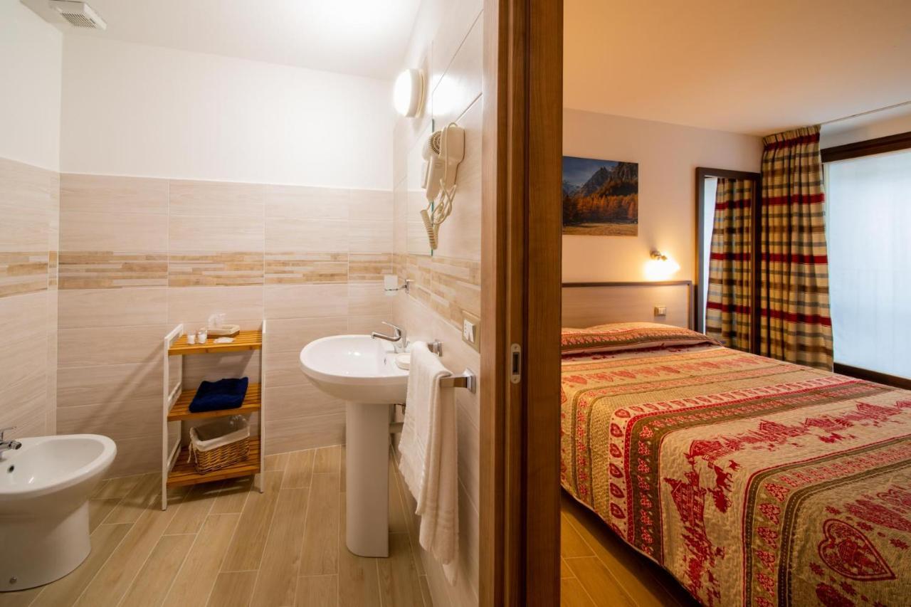 Chambres D'Hotel A Rosy 奥斯塔 外观 照片