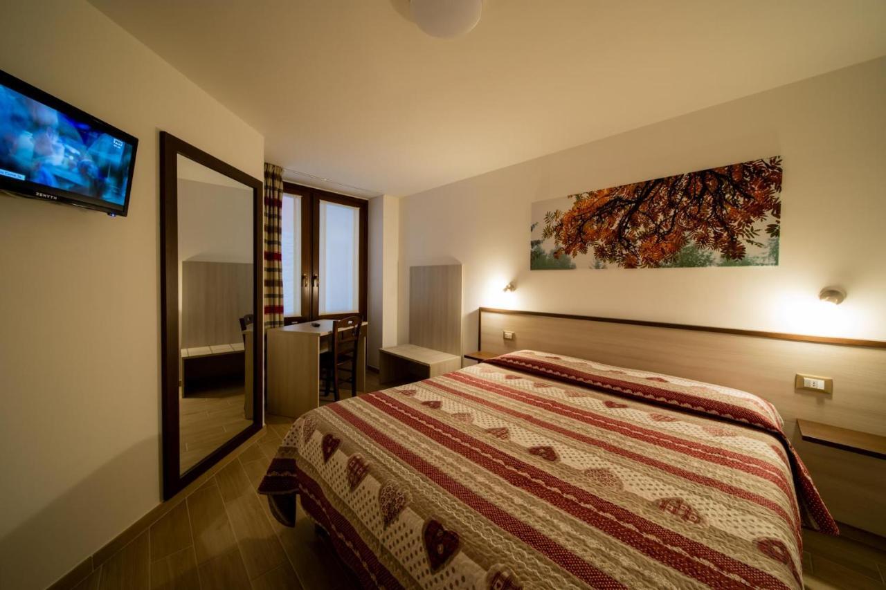 Chambres D'Hotel A Rosy 奥斯塔 外观 照片