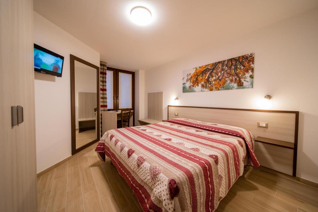 Chambres D'Hotel A Rosy 奥斯塔 外观 照片